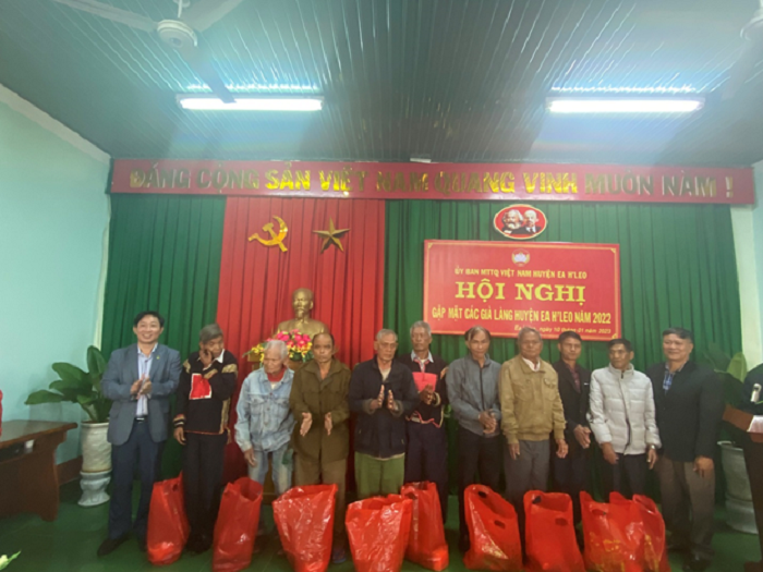 UB MTTQ VN huyện tổ chức Hội nghị gặp mặt các già làng